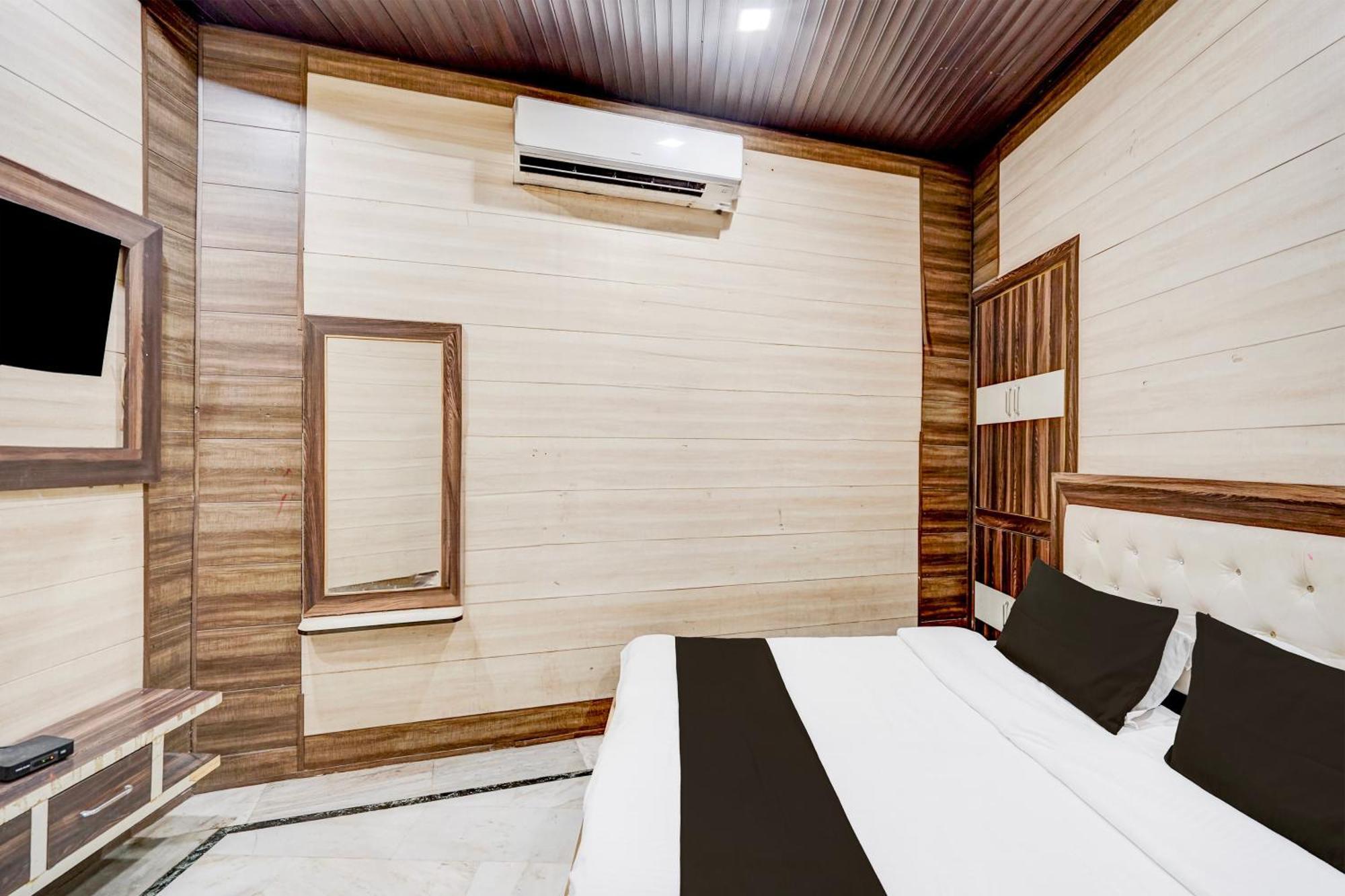 Hotel O Mayur Resort Mathura Buitenkant foto