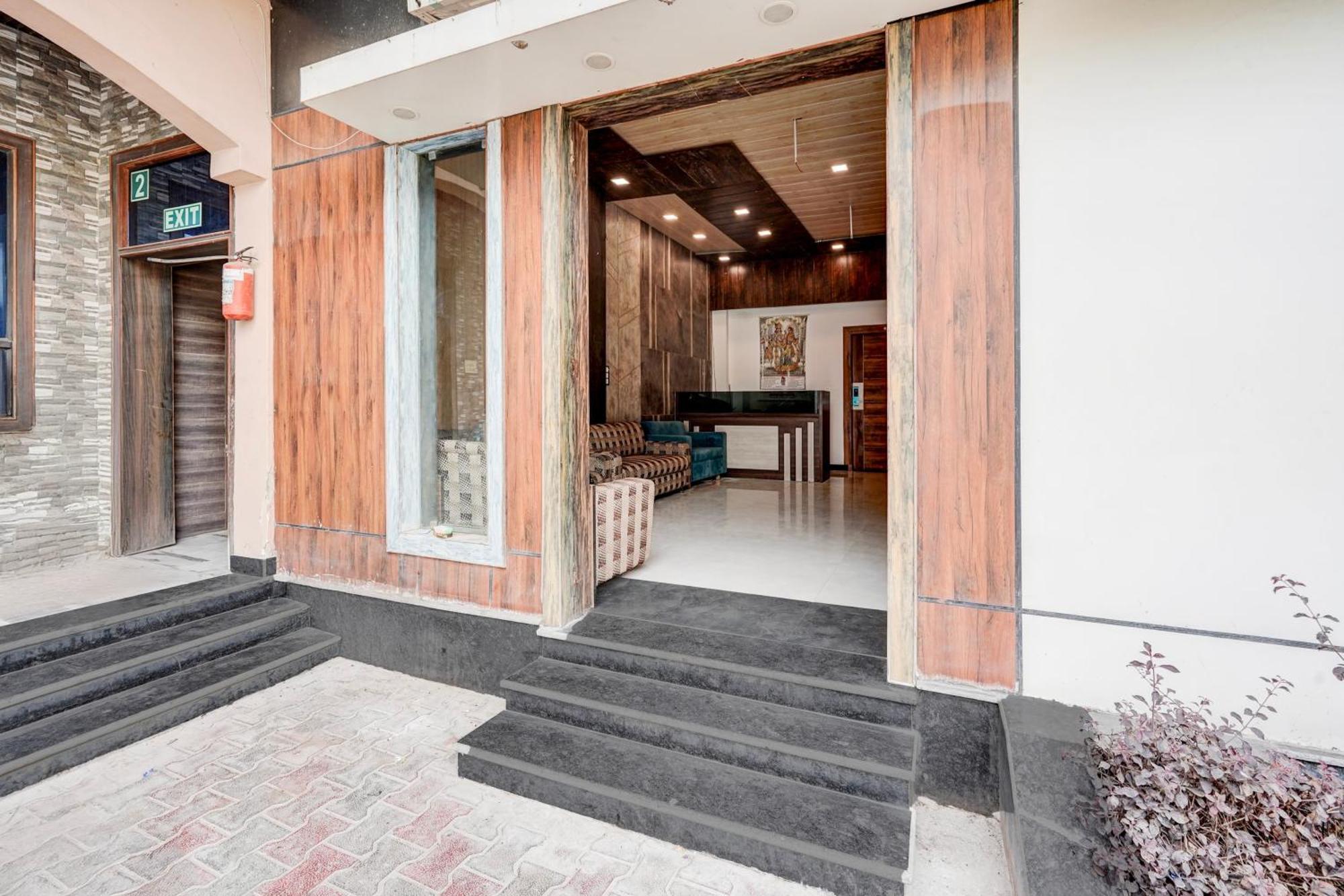 Hotel O Mayur Resort Mathura Buitenkant foto